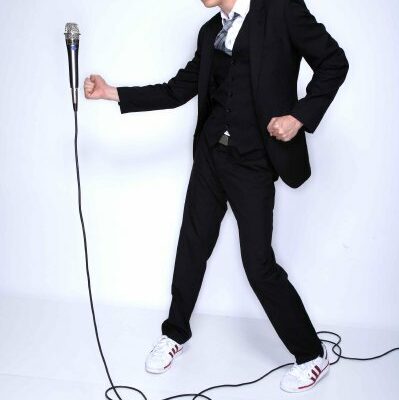 Singer and magician Adam Trent to perform at Leach Theatre