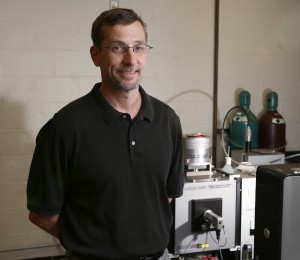 Professor Bill Fahrenholtz, who works with ultra-high temperature ceramics, has been named director of the Materials Research Center at Missouri S&T.