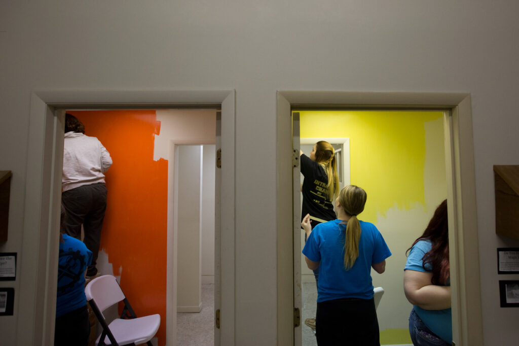 At Kaleidoscope Discovery Center, S&T students painted bathrooms bright colors.