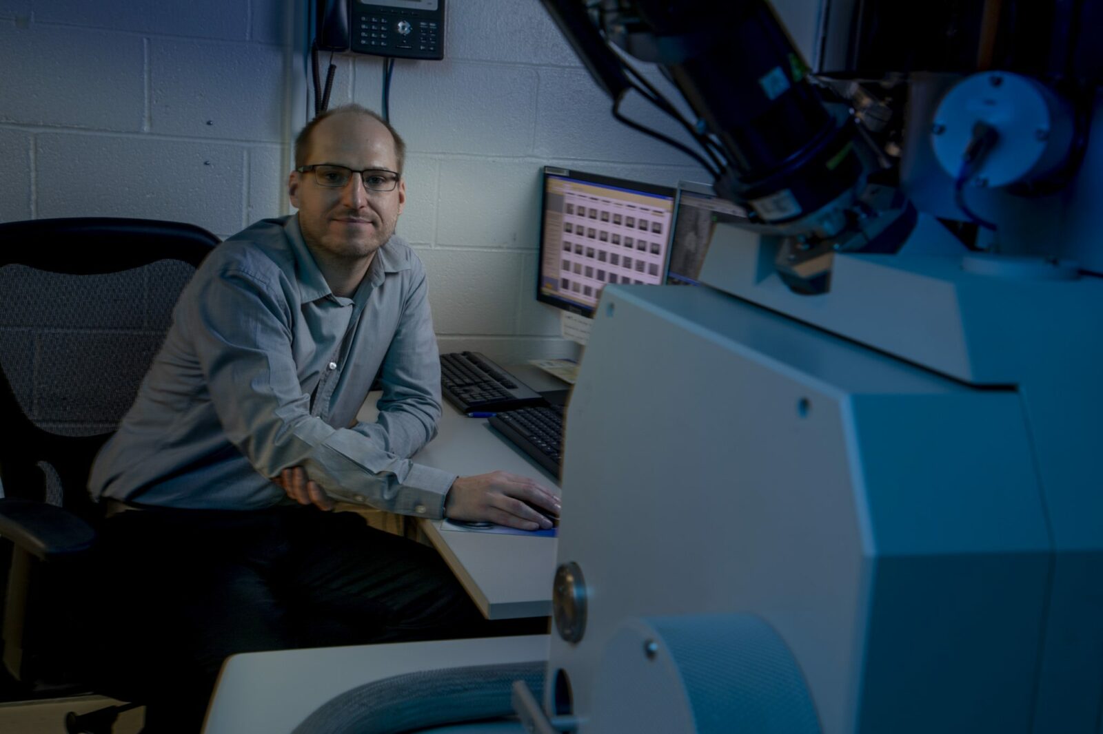 Photo of Dr. Marek Locmelis in lab