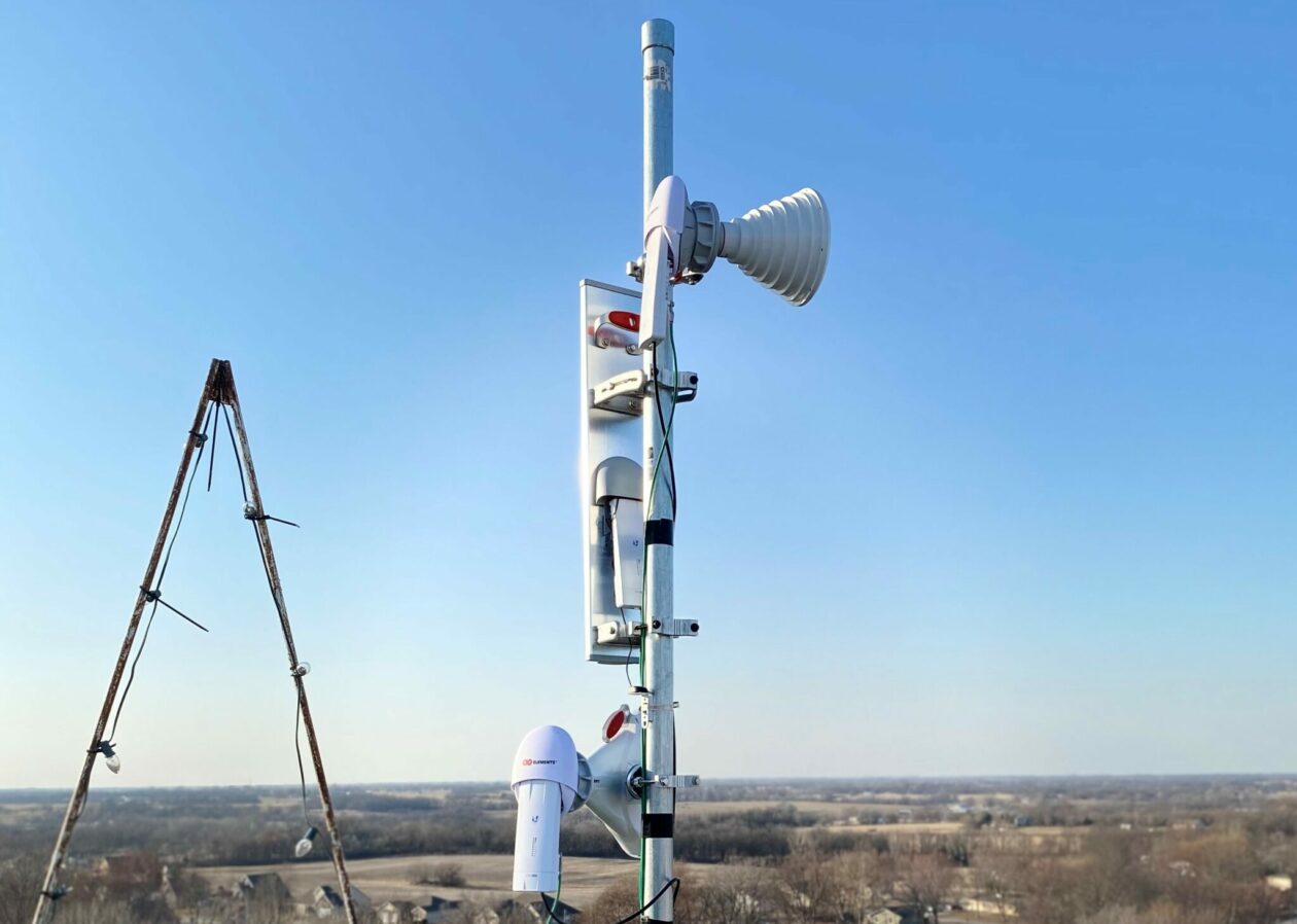 Wireless tech in Clinton County, Missouri.