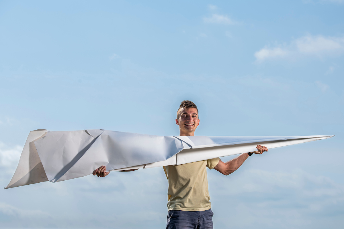 How To Make The WORLD RECORD PAPER AIRPLANE for Flight Time 