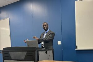 Dr. Kwame Awuah-Offei speaks to a group of attendees at the Tech Hub’s first workshop. Photo by Greg Edwards/Missouri S&T.