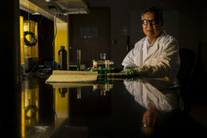 Dr. Ming C. Leu working in a Missouri S&T laboratory. Photo by Michael Pierce/Missouri S&T.