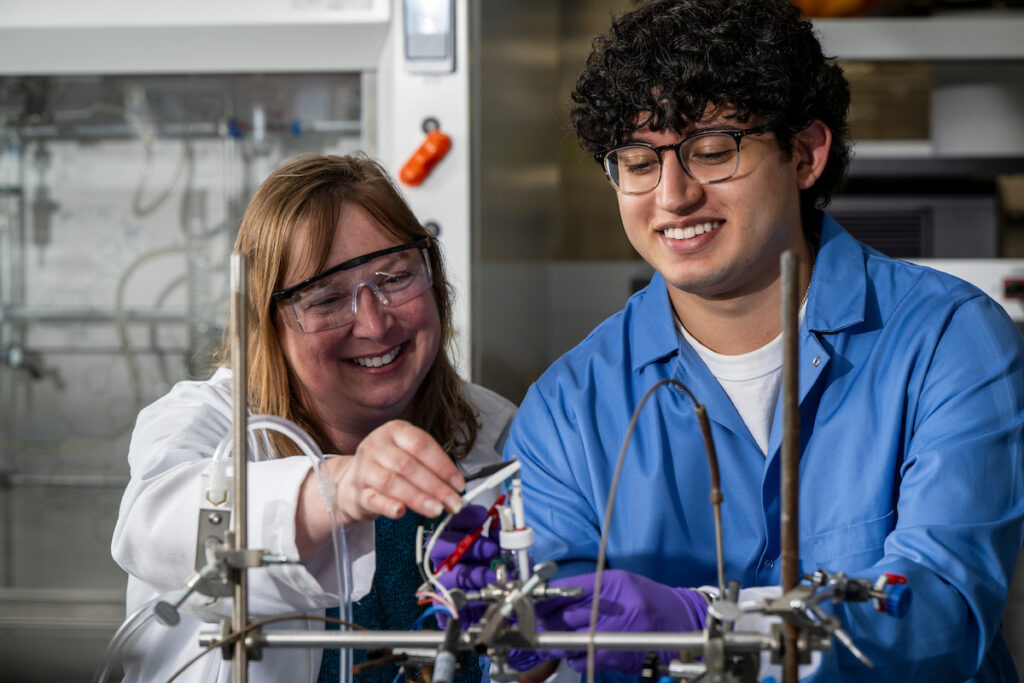 Dr. Shelley Minteer, director of the Kummer Institute Center for Resource Sustainability, works in a Missouri S&T lab with Hossein Libre, a Kummer Vanguard Scholar studying chemistry and ceramic engineering. 