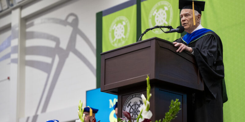 Brewer shares the important role of failure in success with S&T grads
