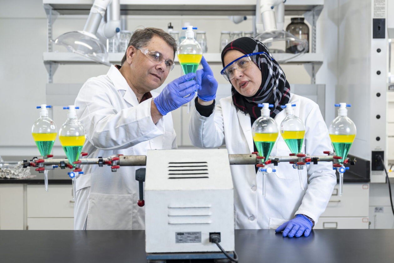 Drs. Michael Moats, left, and Lana Alagha work in a Missouri S&T laboratory. Photo by Michael Pierce/Missouri S&T.