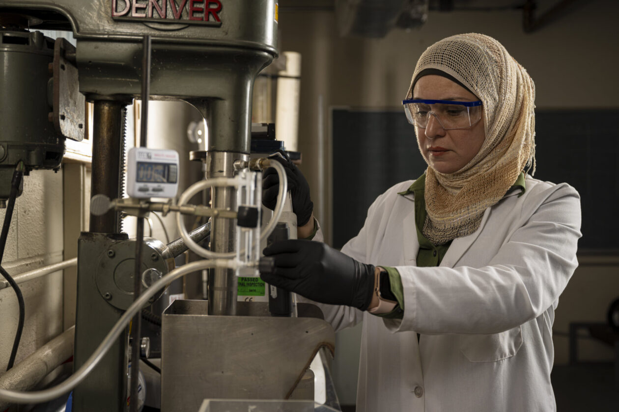 Dr. Lana Alagha works in a lab in Missouri S&T’s McNutt Hall. Photo by Michael Pierce/Missouri S&T